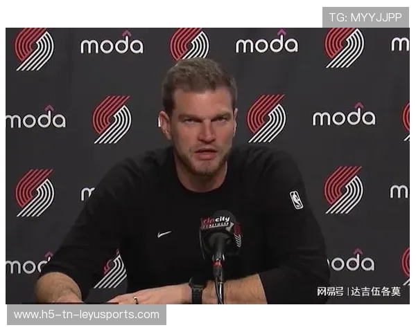 斯普利特：湖人今晚在很多方面比我们出色，他们打得很好，湖人普莱斯