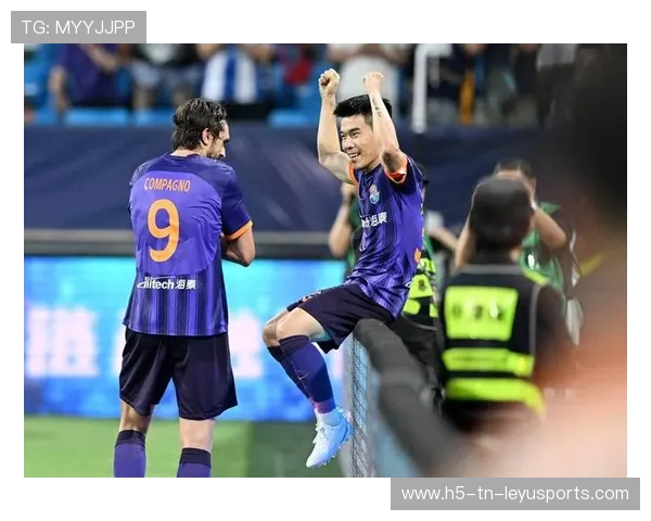 天津津门虎层层推进造成空档，两次射门颇具威胁