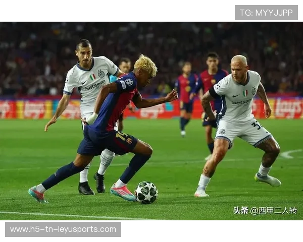 亚马尔连续变向甩开防守