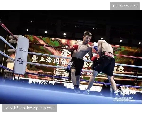 “拳台激战,四川省体育馆见证新拳王诞生!” “拳台激战,四川省体育馆见证新拳王诞生!”