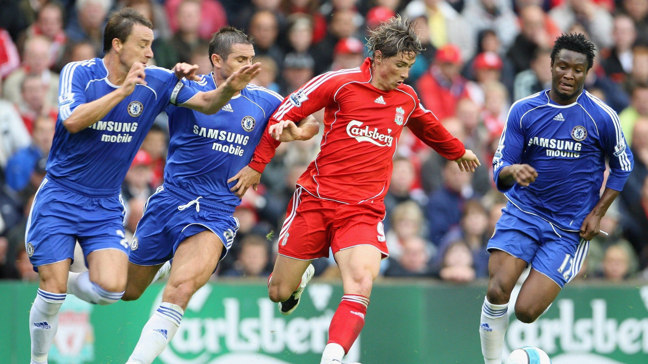 乐鱼体育登录入口-C罗帽子戏法力助球队翻盘，c罗的帽子戏法是怎么回事